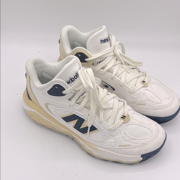 New Balance men’s Fresh Foam BB vintage BBFRSHV1 basketball sneaker size 8 - Picture 1 of 7